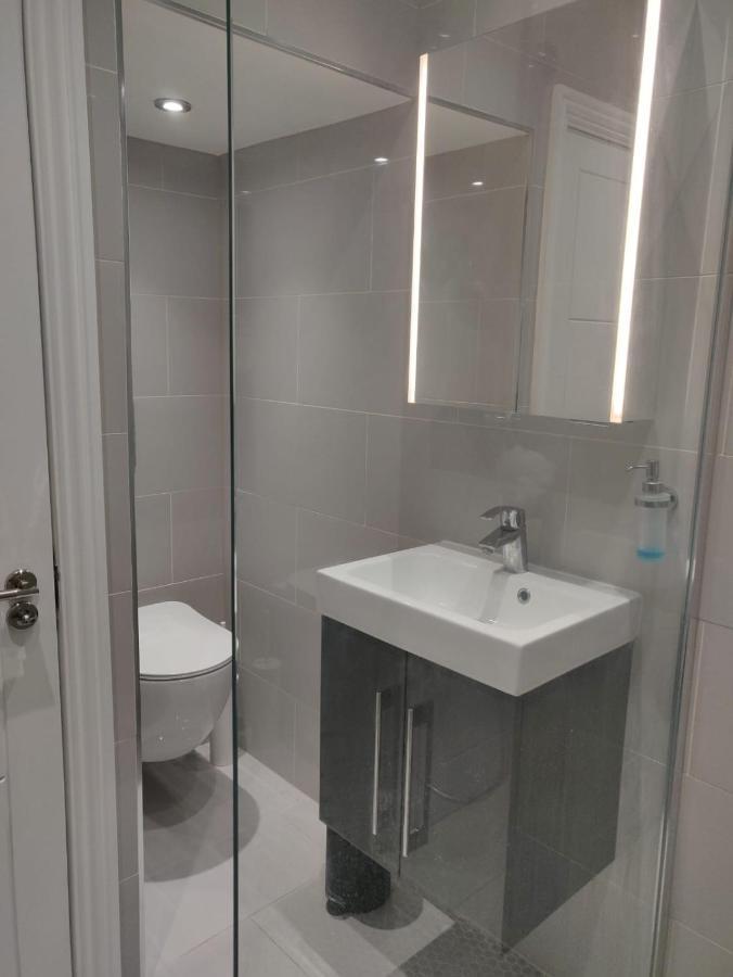 Stunning Double Room In Harrow Wembley - Khoob House Лондон Экстерьер фото